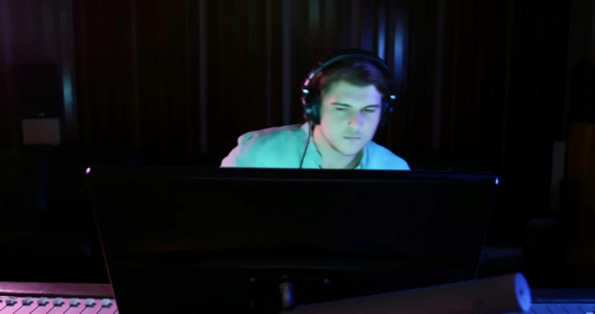 Teilnehmer bei der Entwicklung einer Spiele-Bibliothek